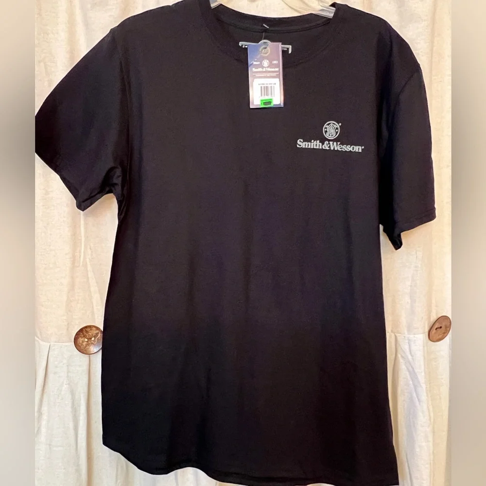 NWT - Men’s Sz L - Smith & Wesson t shirt - Picture 2 of 4